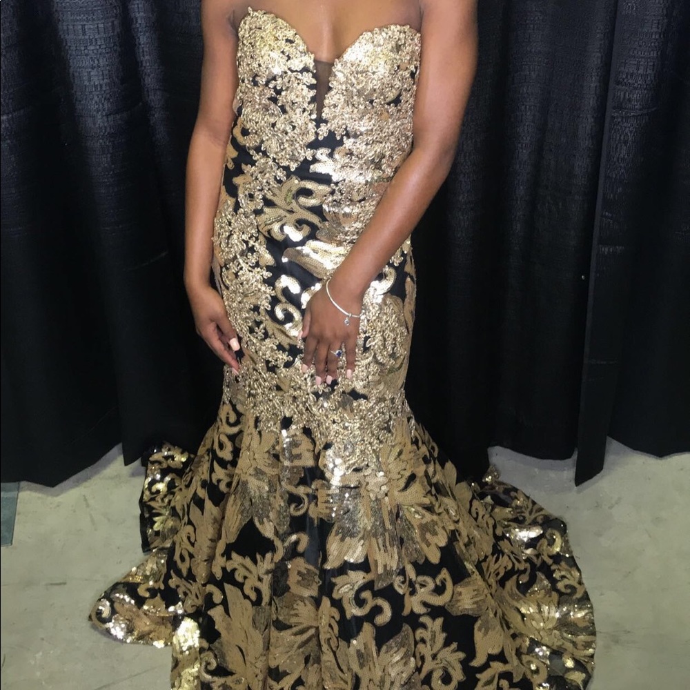 mermaid tail prom dress!!